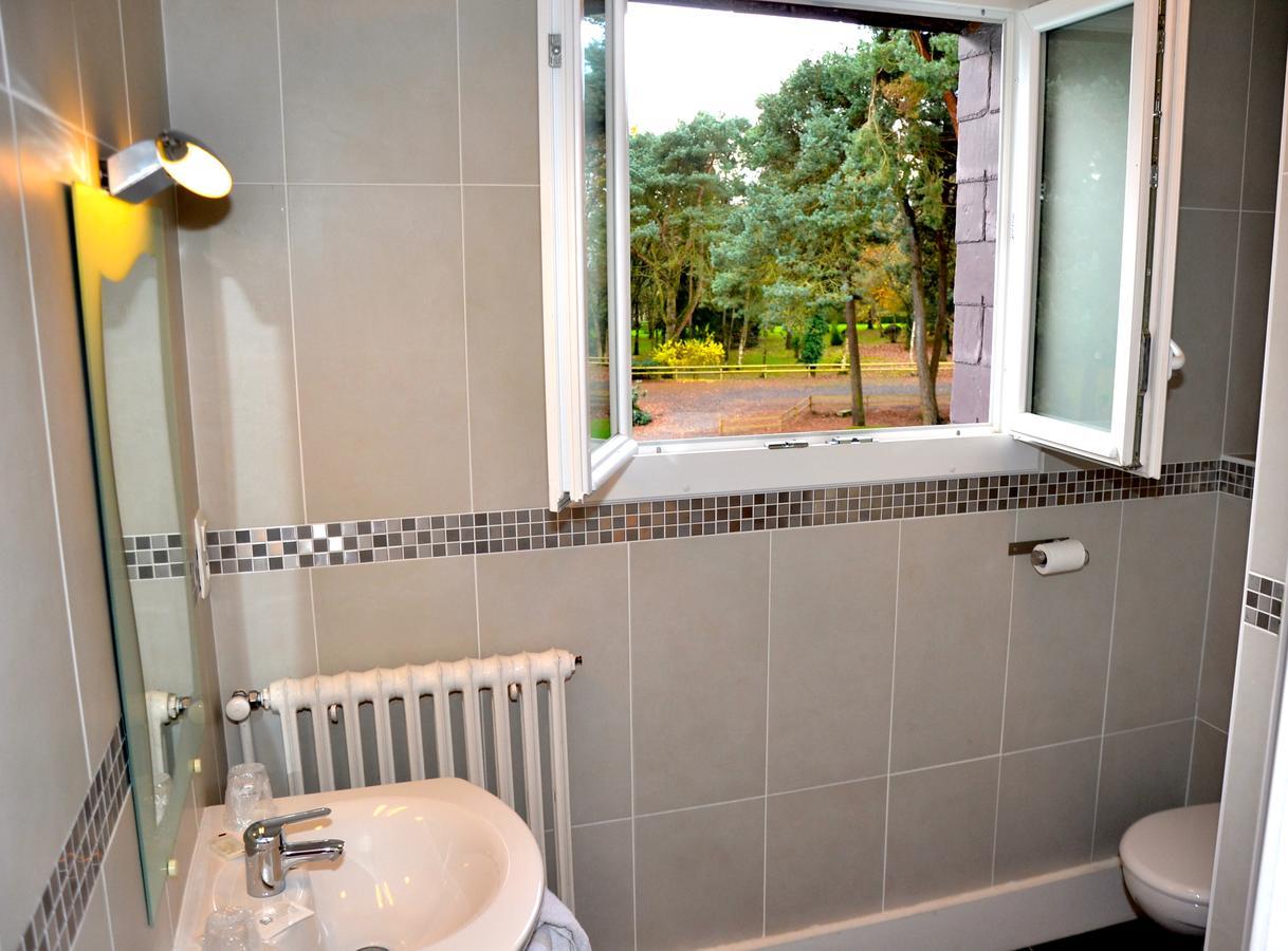 Hotel Roc Land Les Portes du Coglais Ngoại thất bức ảnh